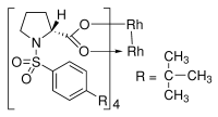 四[1-[(4-叔丁基苯基)磺酰基]-(2R)-吡咯烷羧酸]二铑(II)结构式